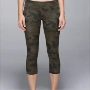 Lululemon Wunder Under Camouflage Capri Leggings